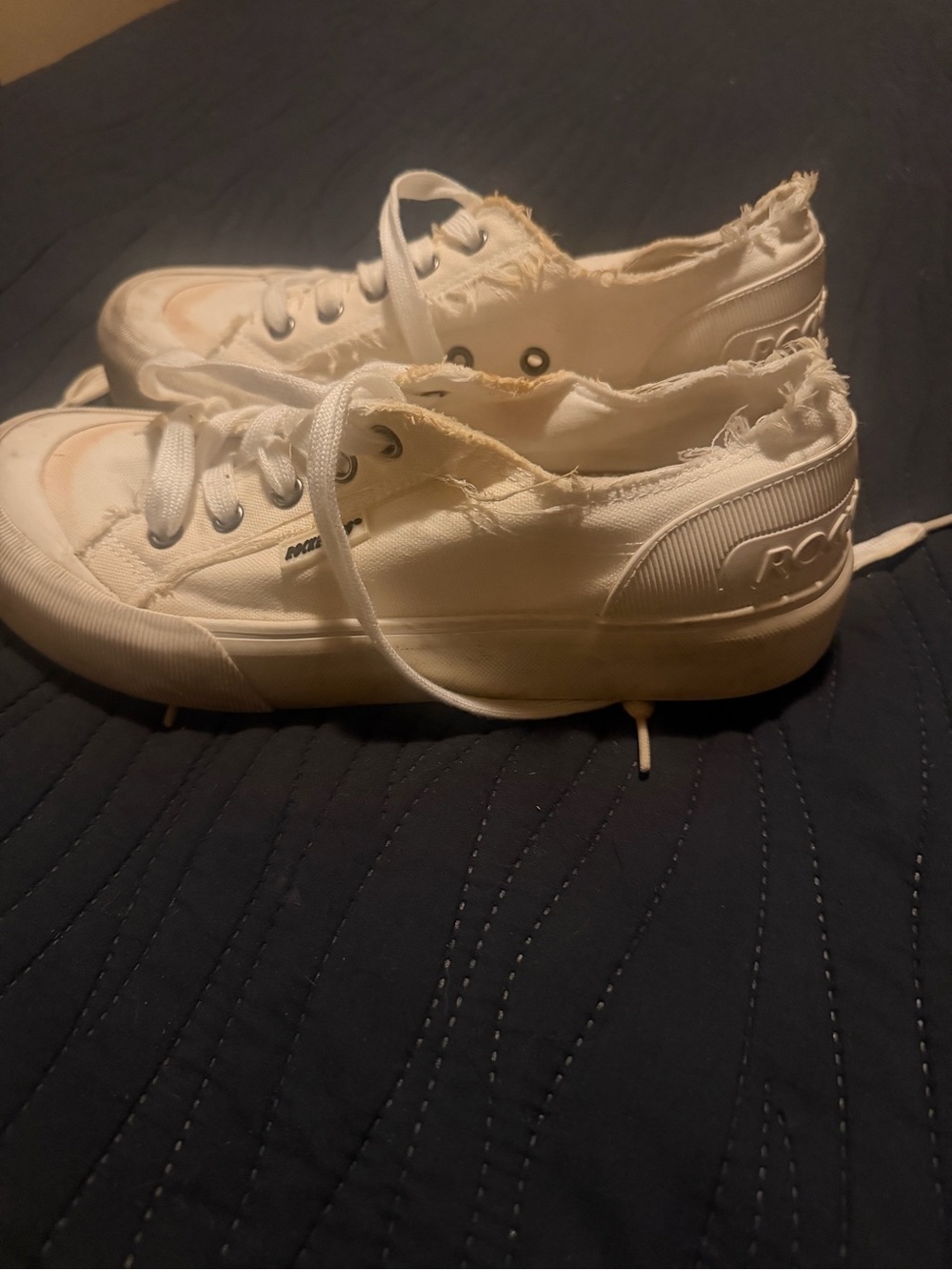 Rocawear Off-White Kids Frayed Canvas Low-Top Sneakers